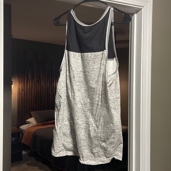 Tank top, black gray and white - Picture 3 of 3